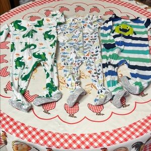 Simple Joys by Carter’s One Piece Footed Zipper Sleepwear 6-9 Months Bundle of 3